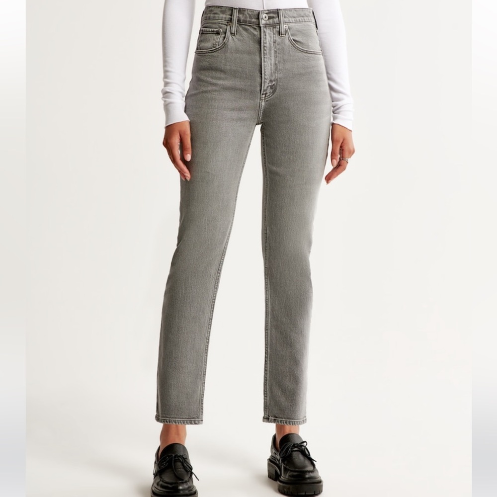 Abercrombie Ultra High Rise Ankle Jean Size 26 /2 Short